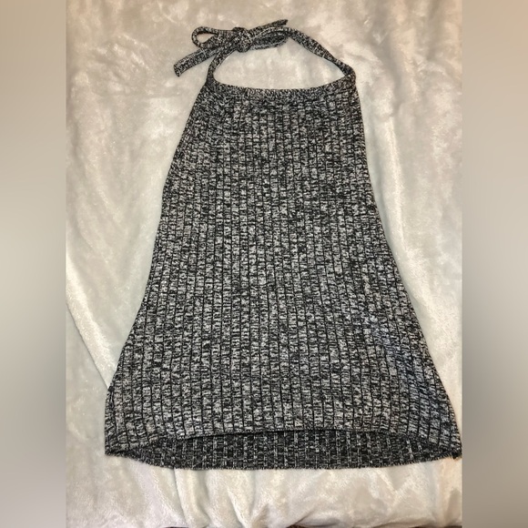 Tops - Ribbed Halter Tank Top in Black & White